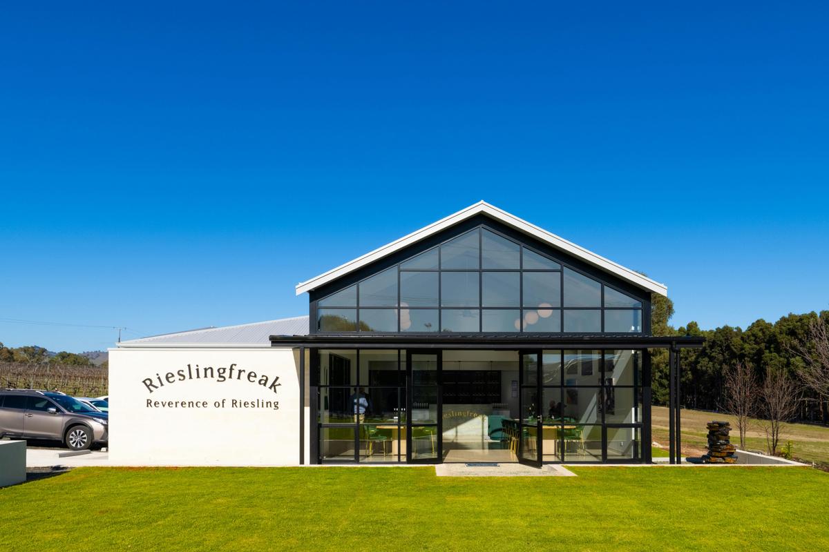 exterior tasting room