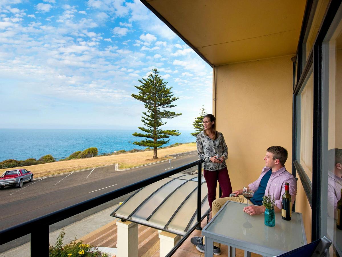 Self-Drive Package: Three Day Food and Wine Lovers Package -