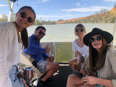 River cruise to the Woolshed Brewery and return