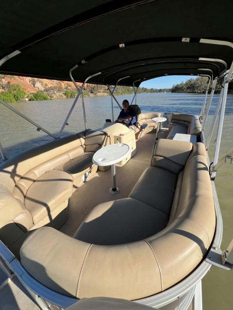 Township and River Cliffs Cruise - 1.5 hours