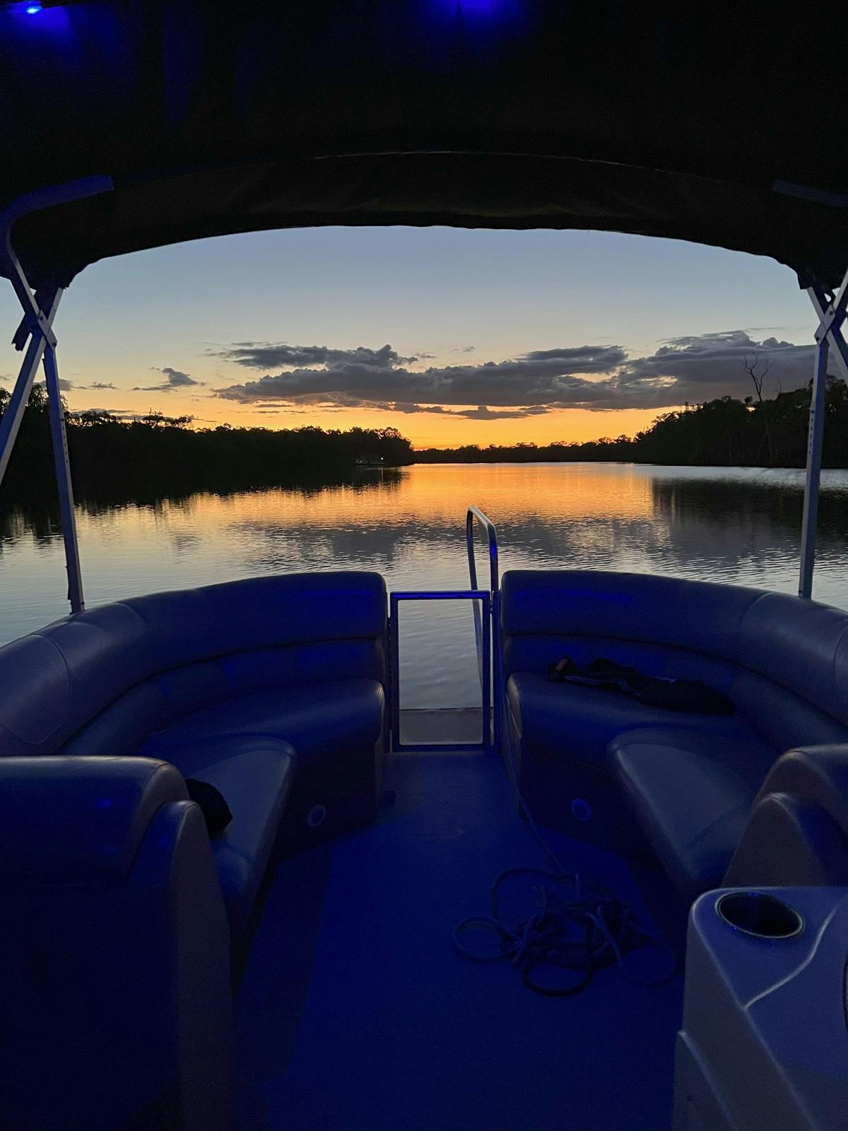 River cruise to the Woolshed Brewery and return