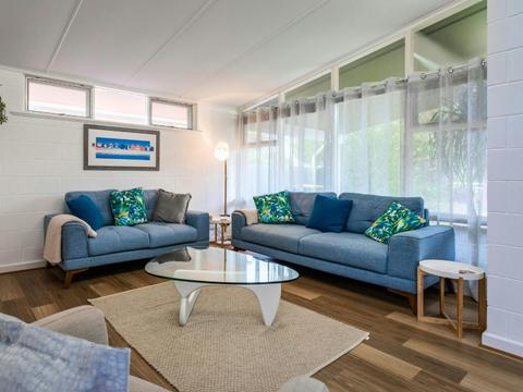 Renovated 3BR One Street to Beach