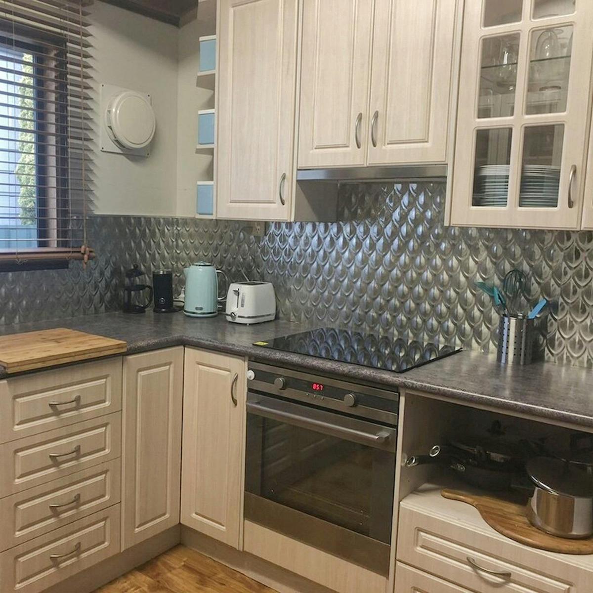 Rosey's Beach House Second Valley - Kitchen