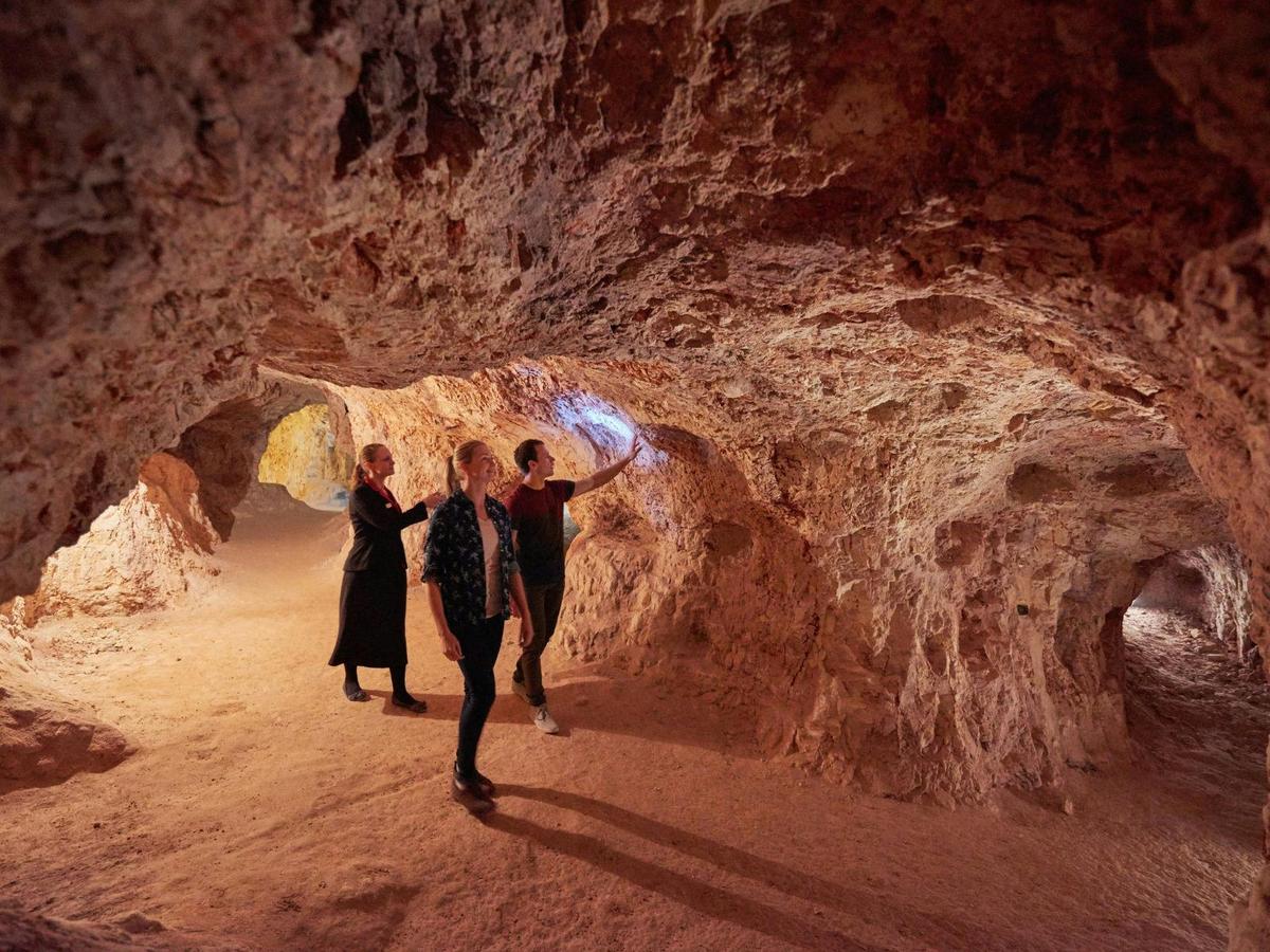 3-Day Outback Odyssey: Coober Pedy & The Mail Run Adventure