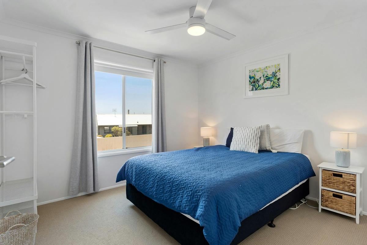 Bedroom 2 - Queen Bed