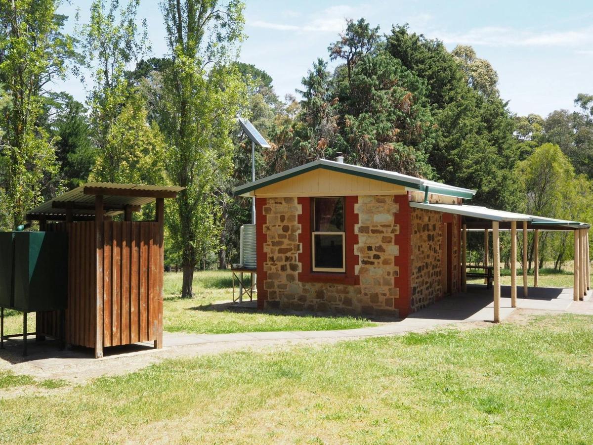 Rocky Creek Hut