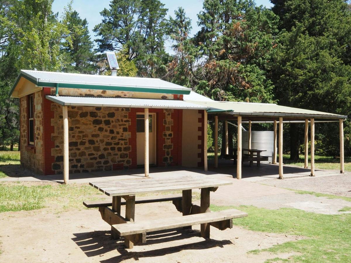 Rocky Creek Hut