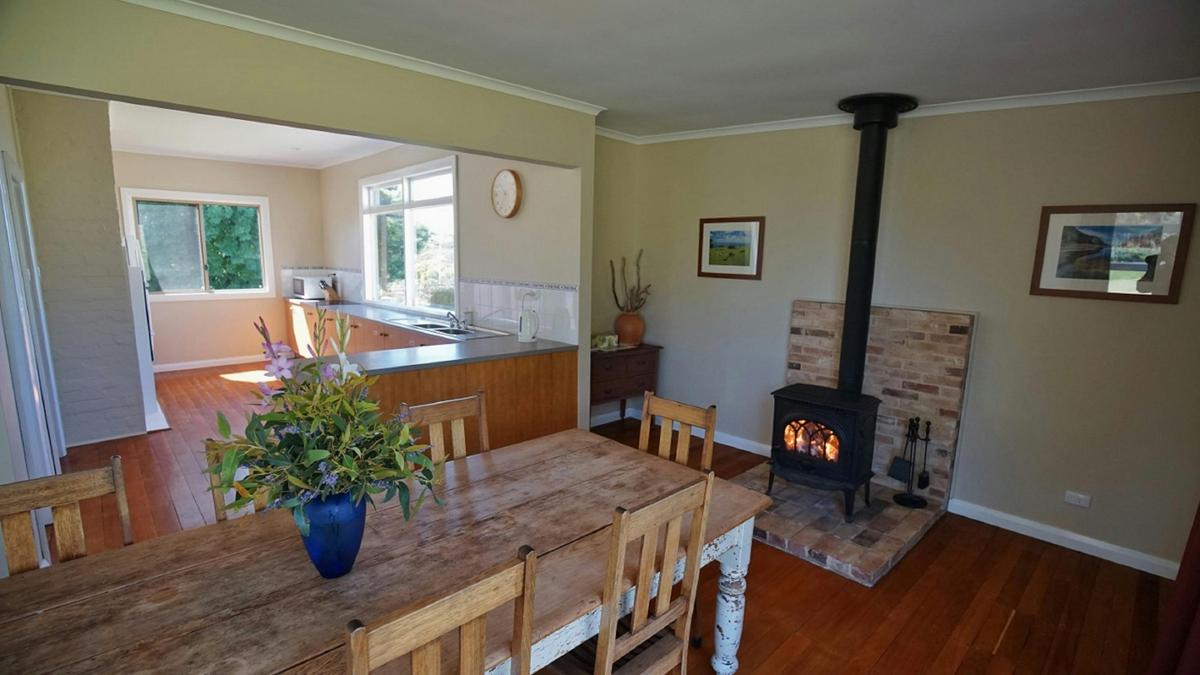 Deep Creek Homestead Kitchen dining area