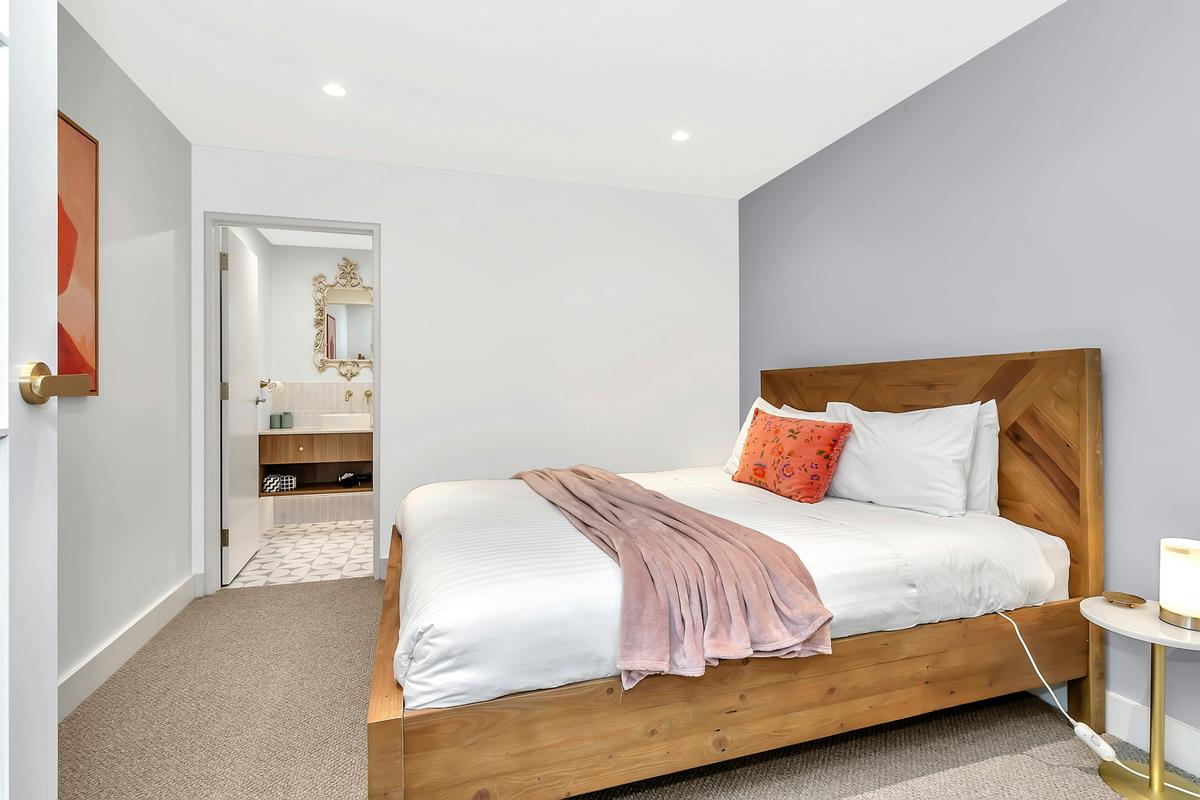 Spacious 2BR 2Bath Suite in Stirling Castle