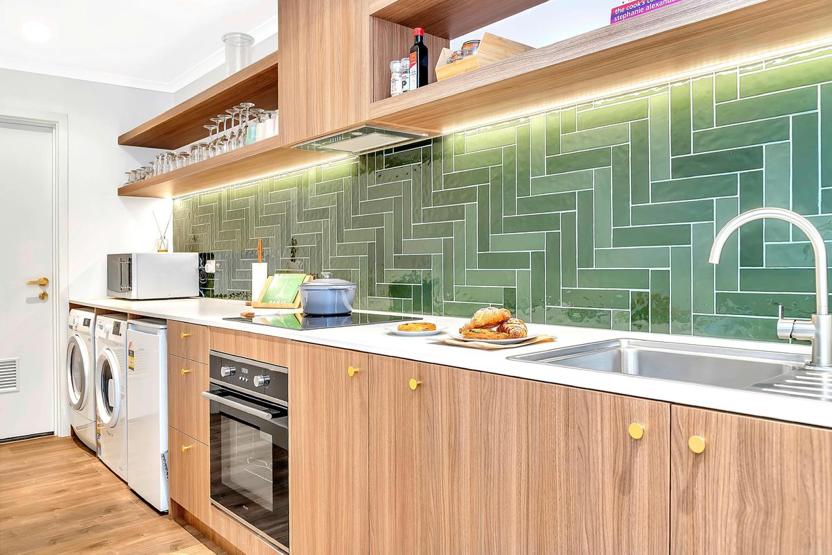 Shared full kitchen and European Laundry