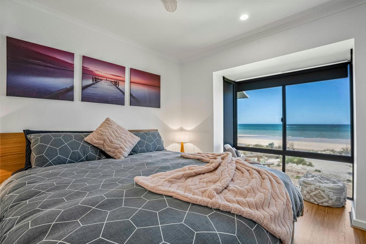 king size bed and ocean view