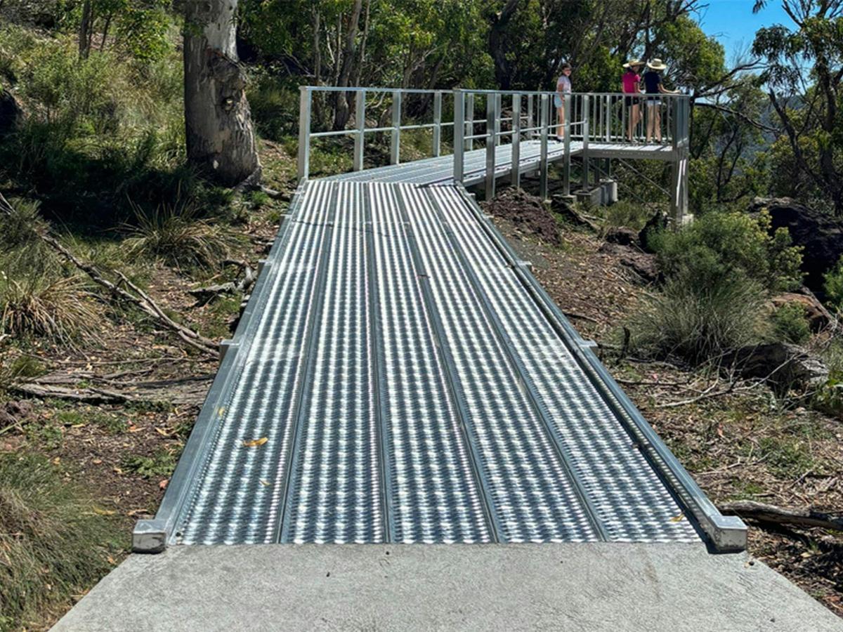 West Kaputar Rock lookout in Mount Kaputar National Park, showing accessible ramp and access. Photo: