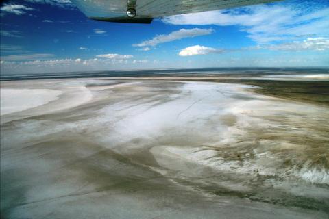 Lake Eyre Tour and Flight Three Day Four Wheel Drive tour.