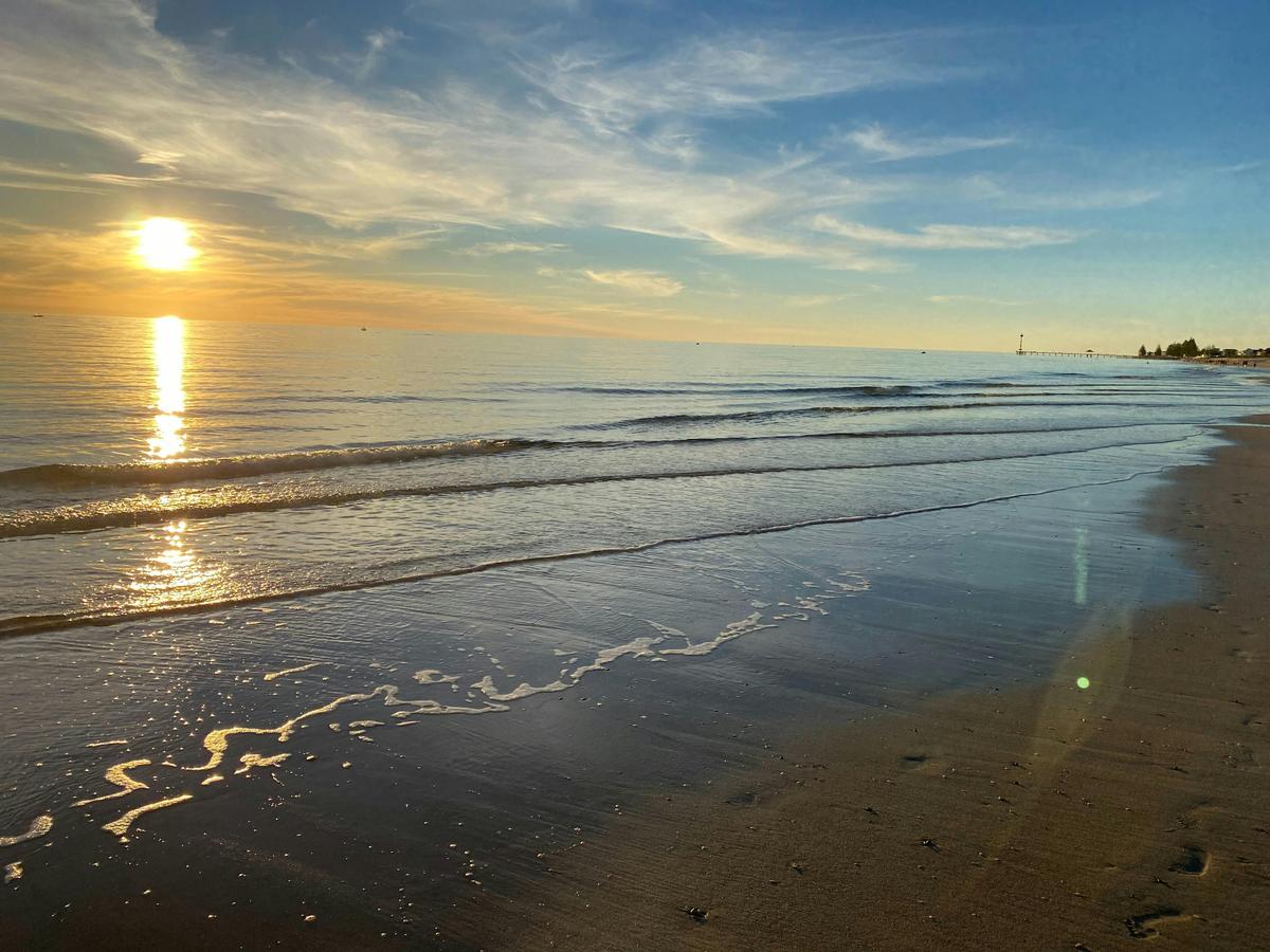 Stunning Beach Walks at Seacliff Beach