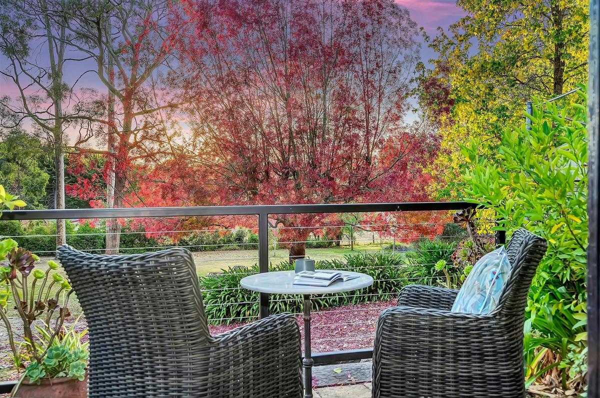 Stay at Cricklewood – peaceful, pet-friendly accommodation in the Adelaide Hills.