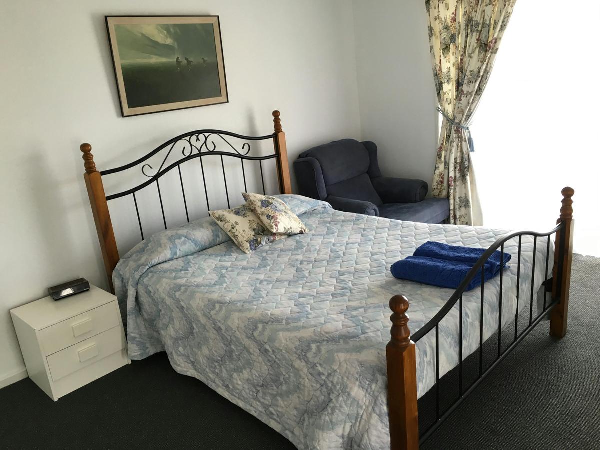 The Master bedroom has a Queen bed and a walk in robe.