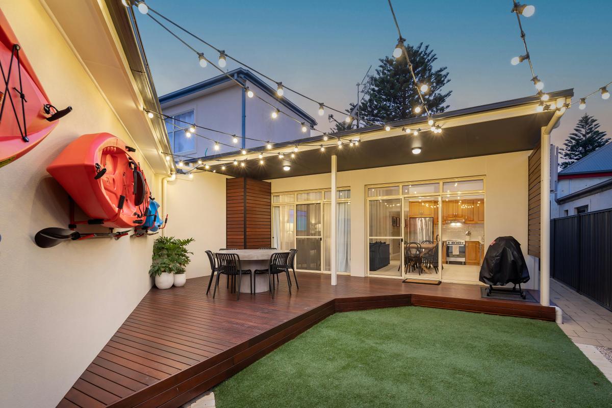 Seaspray Cottage Airbnb Holiday Rental at 47a Victoria Street Victor Harbor South Australia
