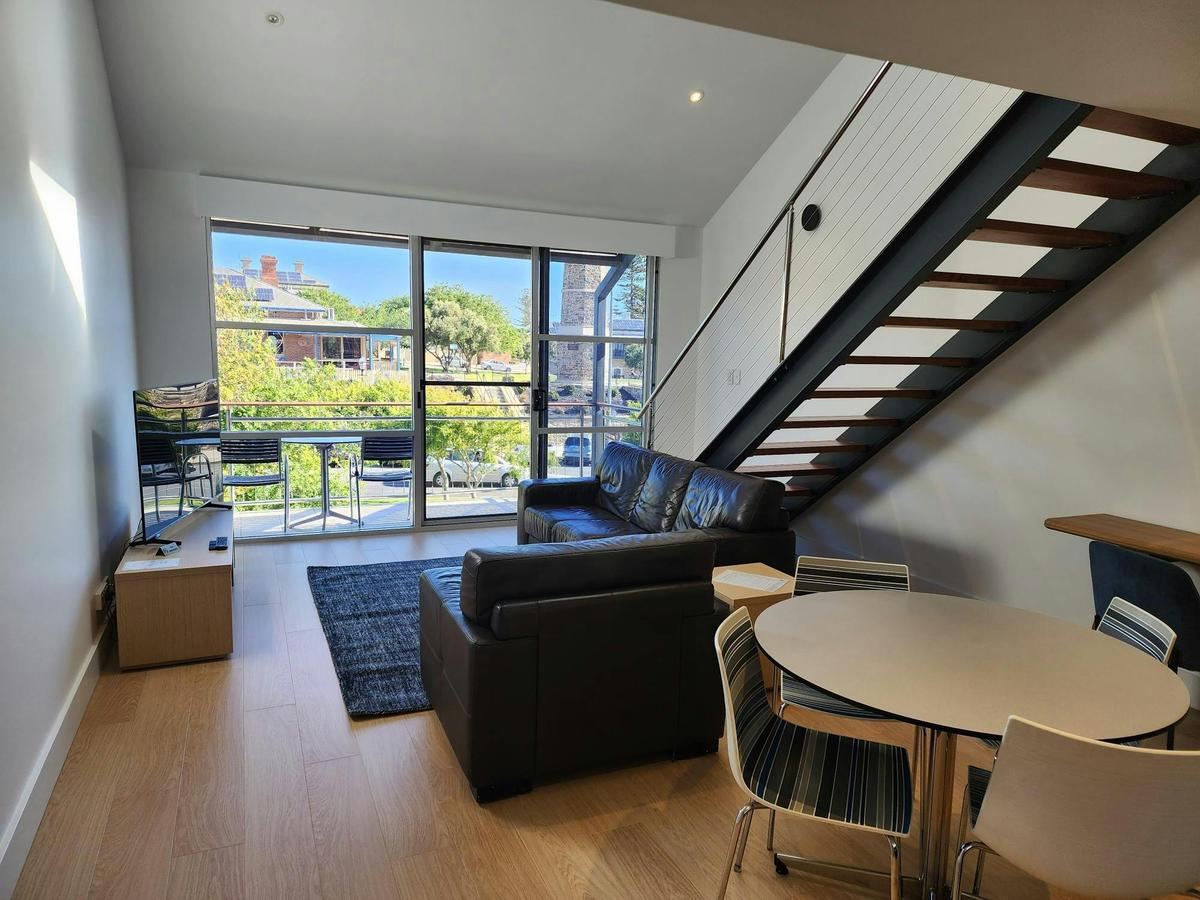 Deluxe 2 Bedroom Loft Apartment