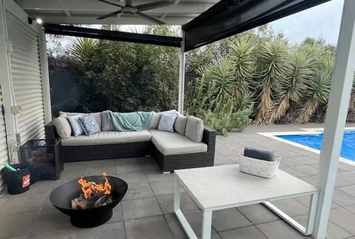 Splash on Defiance - Heated pool and lounge