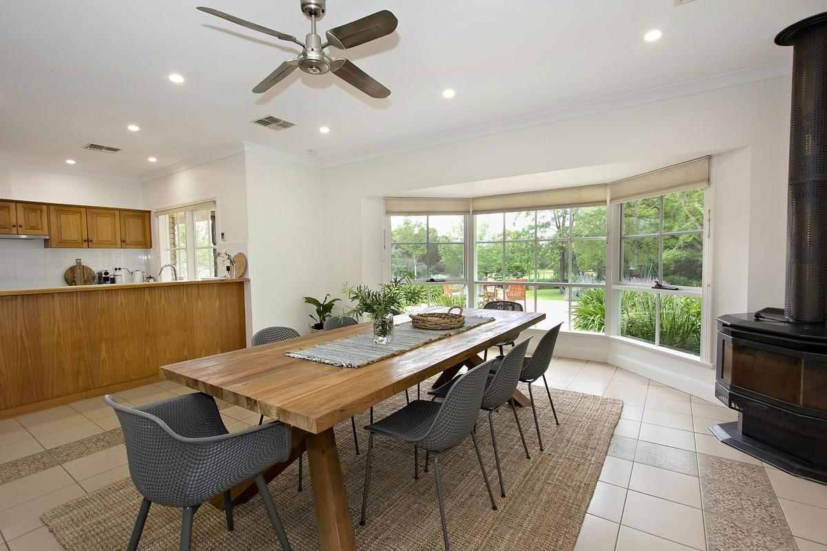 Kitchen Dining area