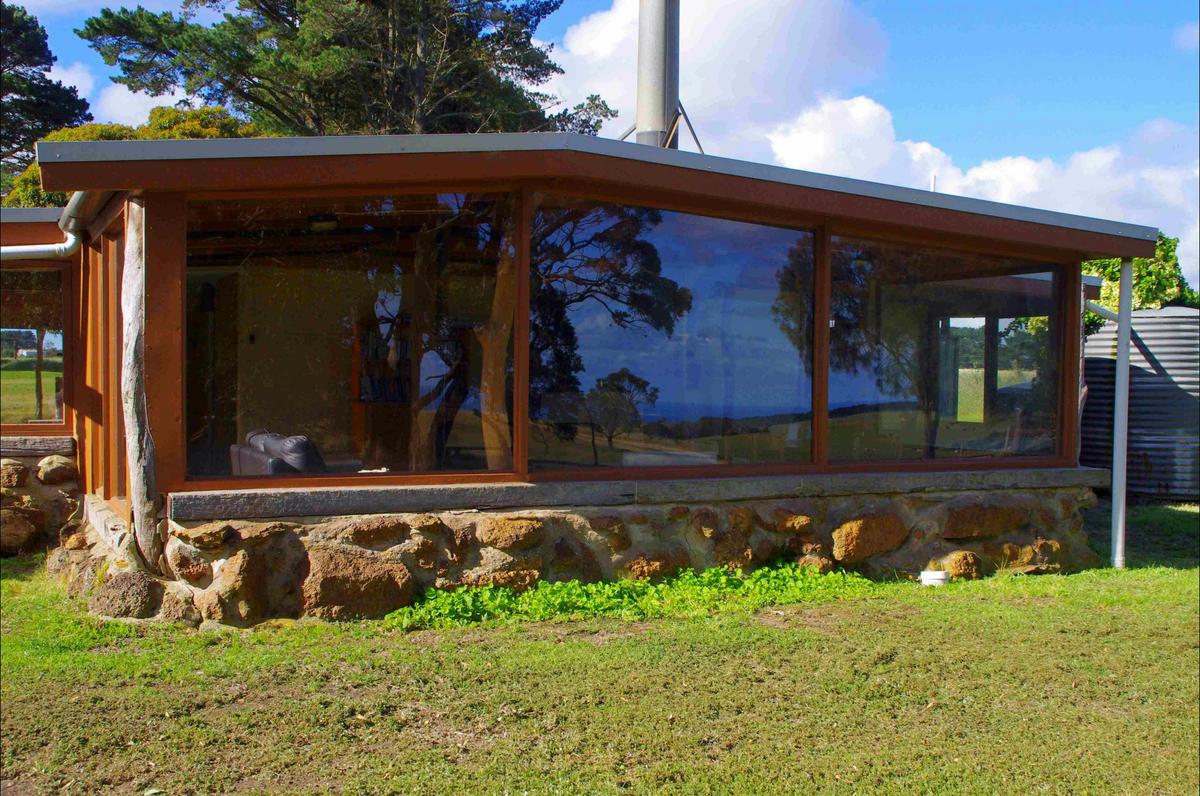 Outside photo of lounge/dining room