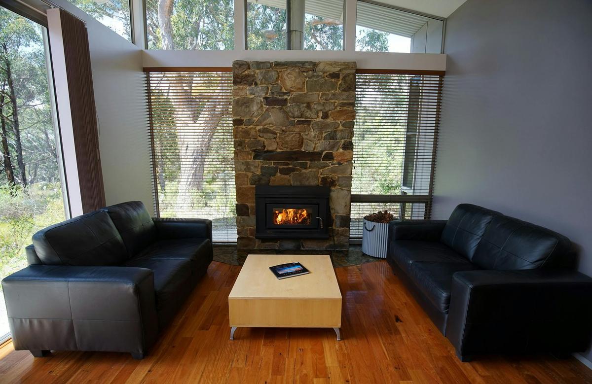 Ridgetop Retreats lounge room