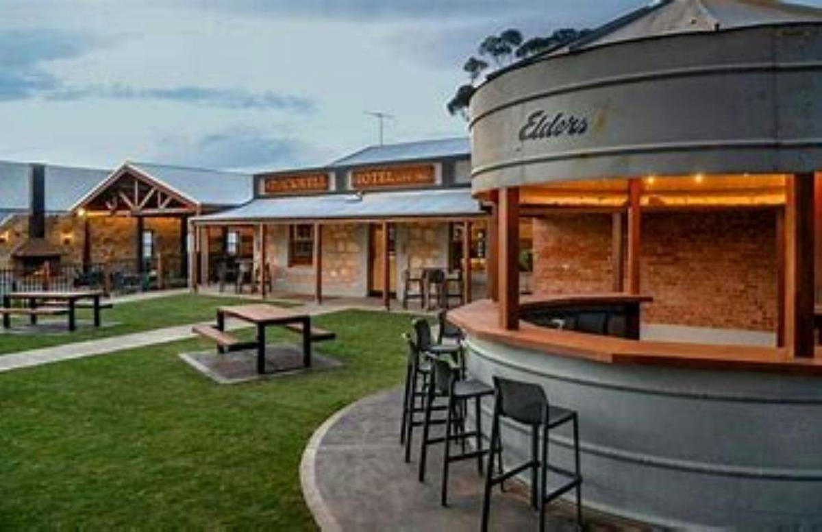 The Stockwell Hotel - lawn area