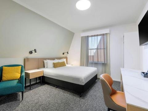 Executive Queen Room