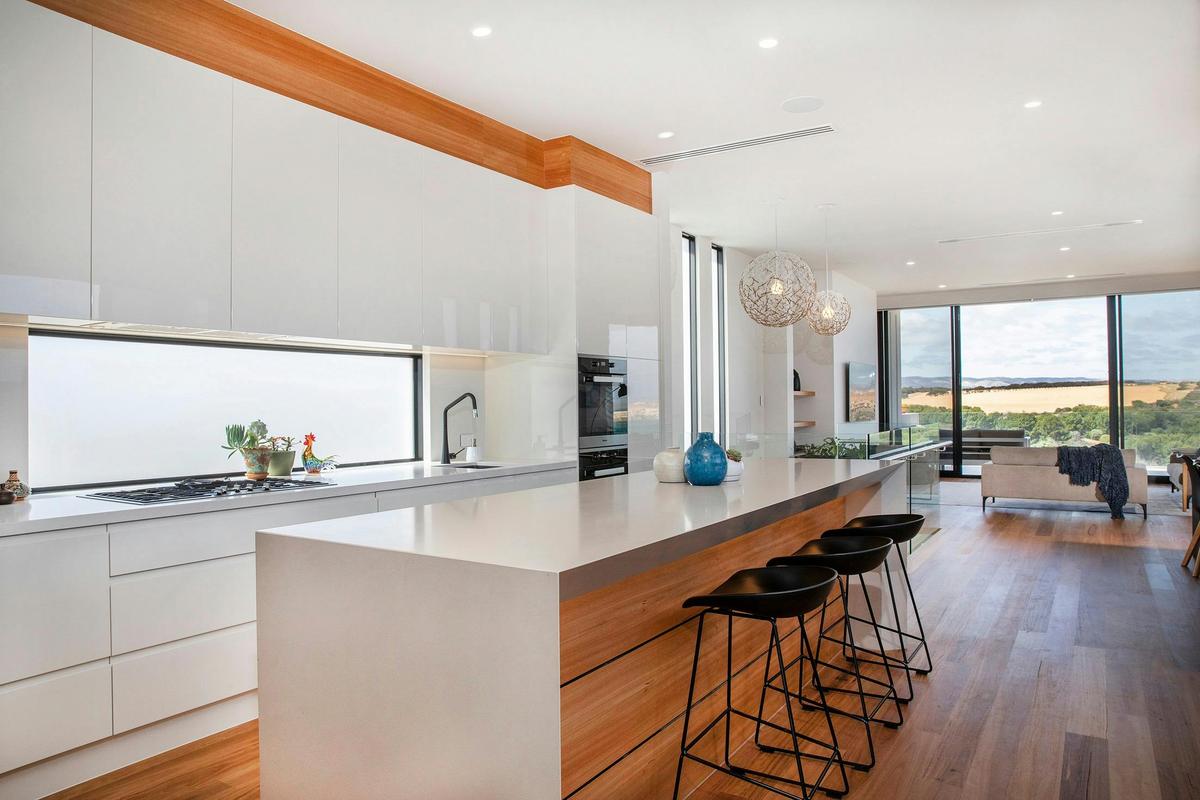 Commune in the kitchen