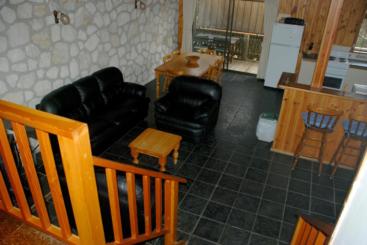 Living area/Kitchen Honeymyrtle Cottage