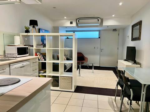 Stylish Apartment, Superb Location