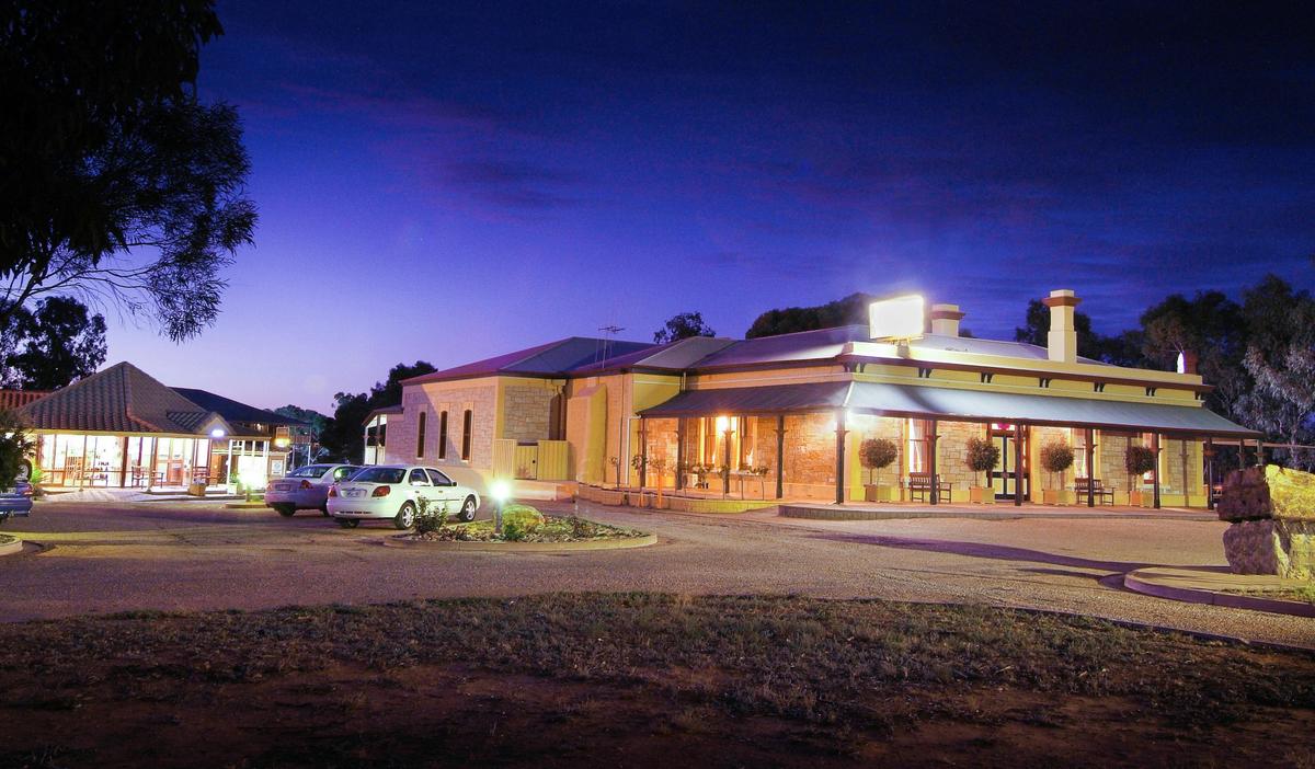 The Standpipe Golf Motor Inn