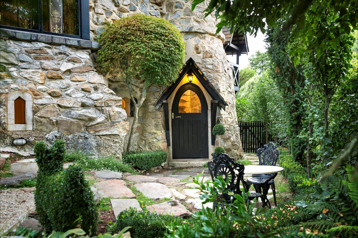 Castle Keep B&B entry