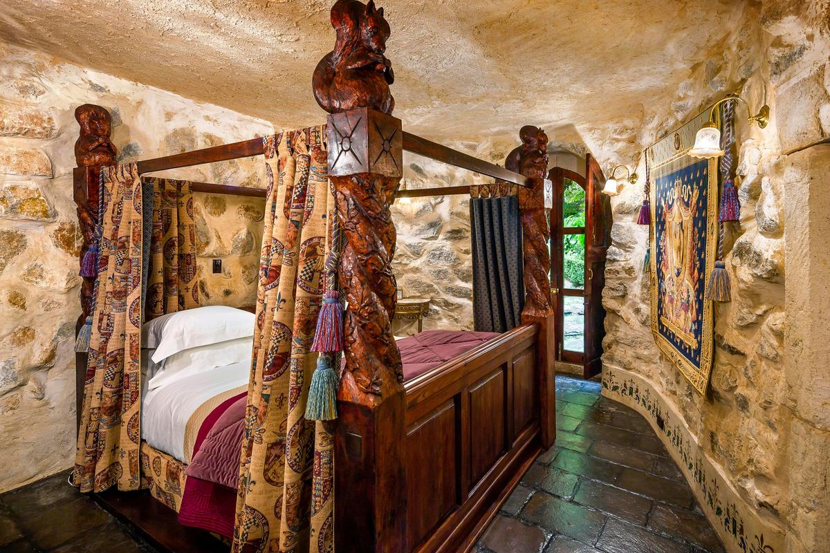 Alternative bedroom