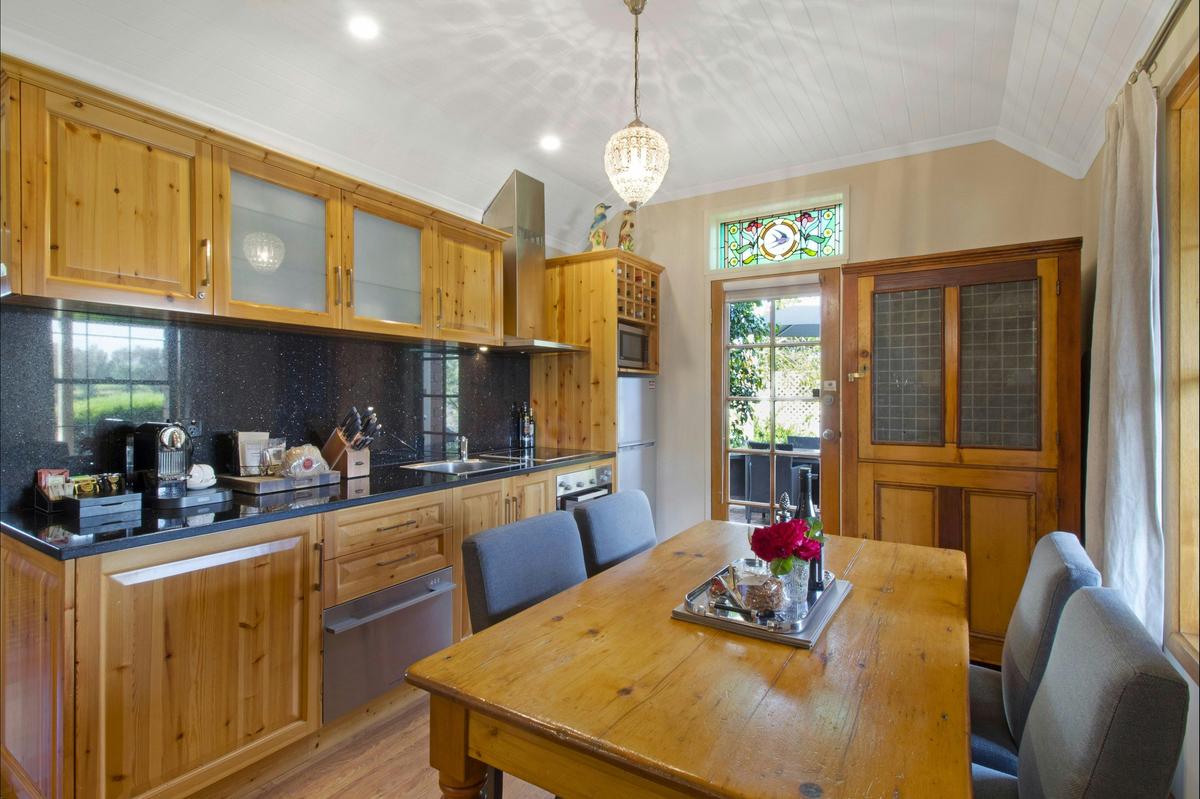 Stonewell Hideaway Cottage