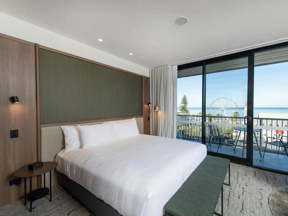 Deluxe Ocean View Suite