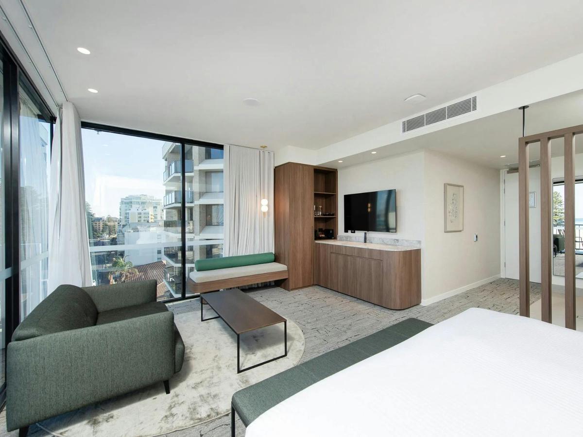 Deluxe Ocean View Suite