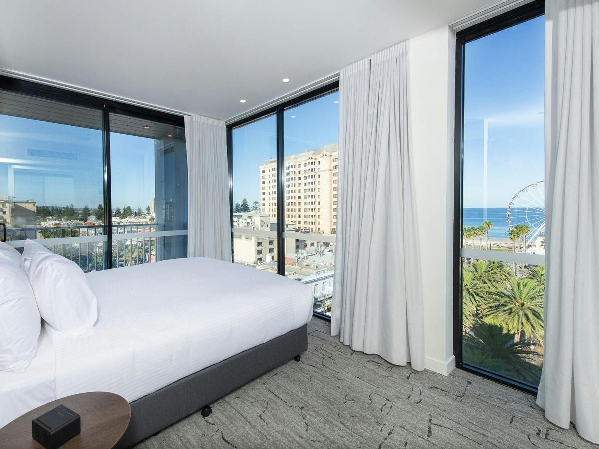 The George Glenelg