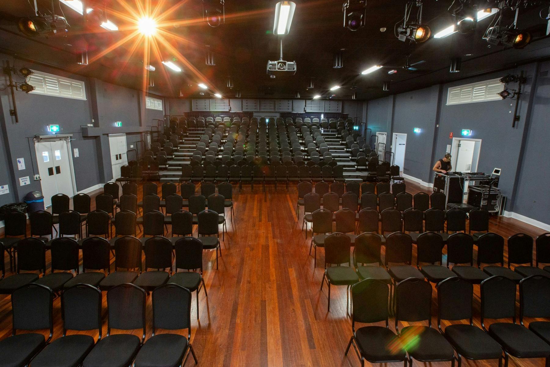 Warners Bay Theatre, baramayiba