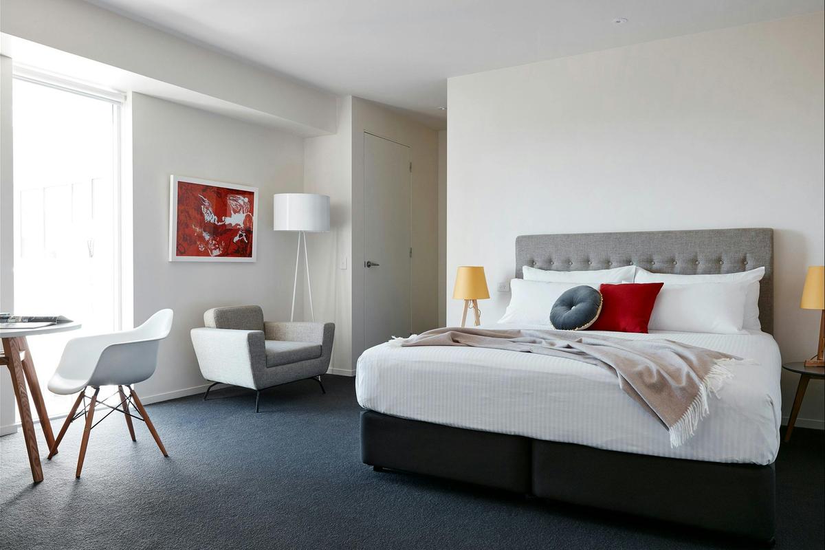 Deluxe Studio Suite