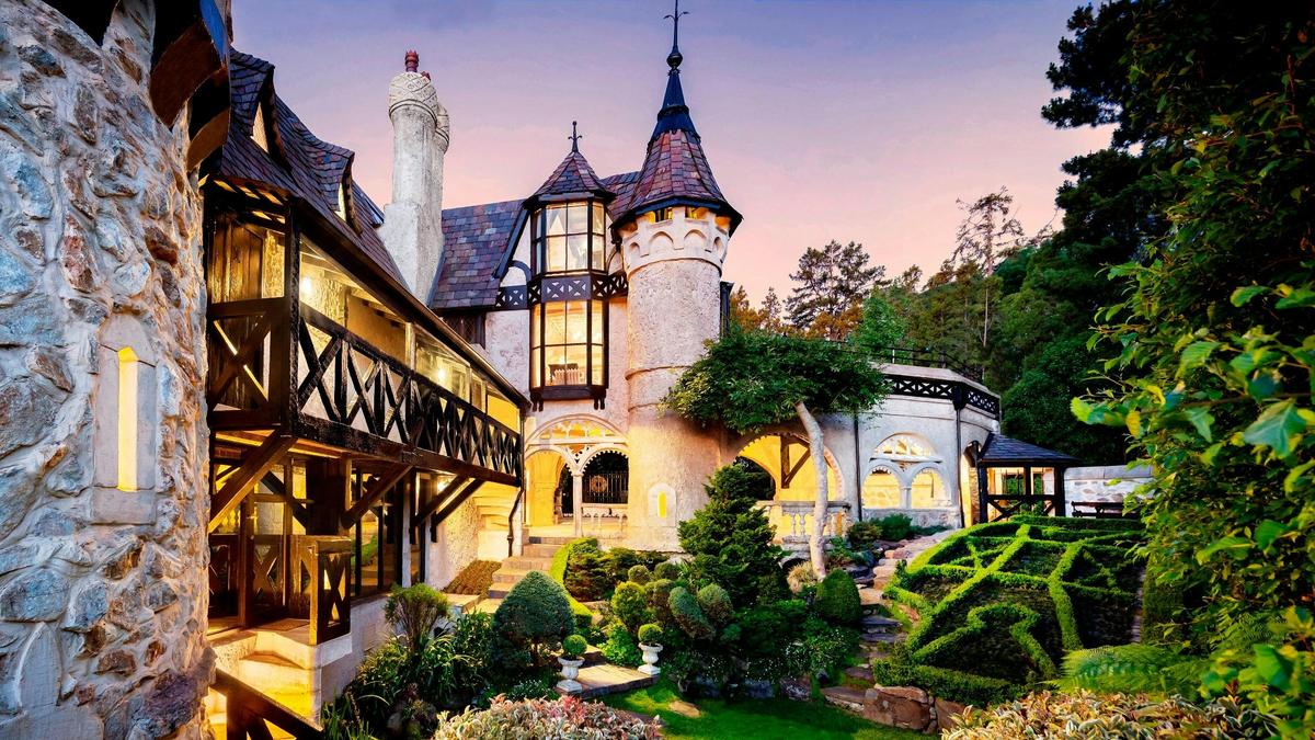Thorngrove Manor