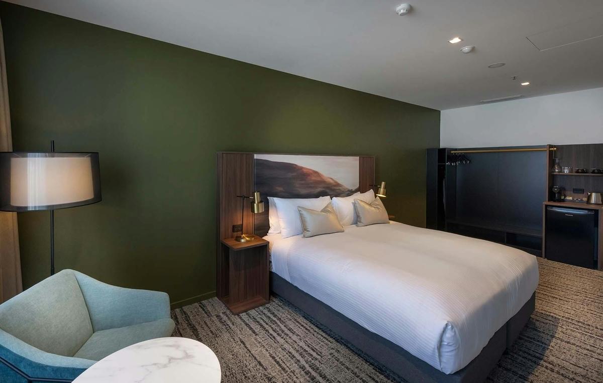 Deluxe Hotel Corner