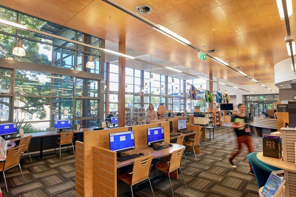 Free tech and wifi at Thirroul Library.
