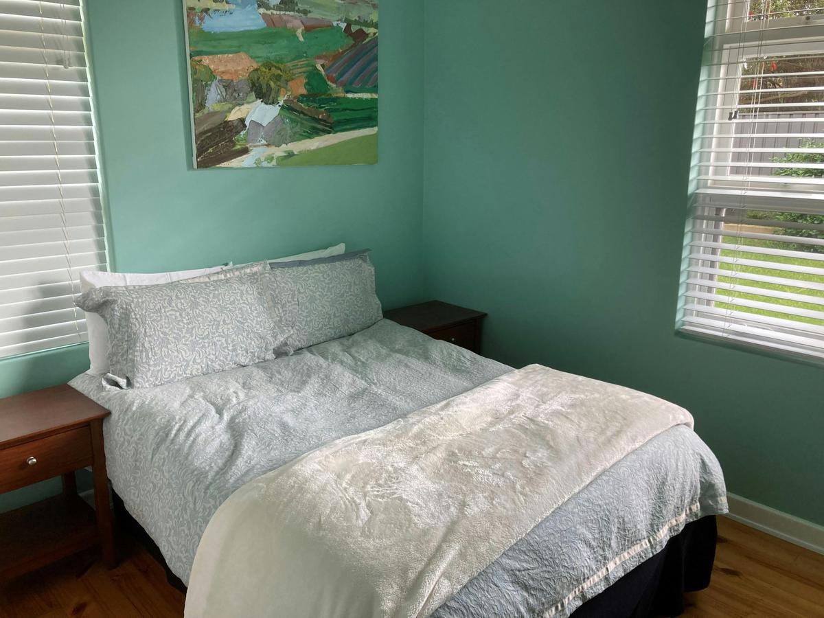 3 Full Queen Bedrooms