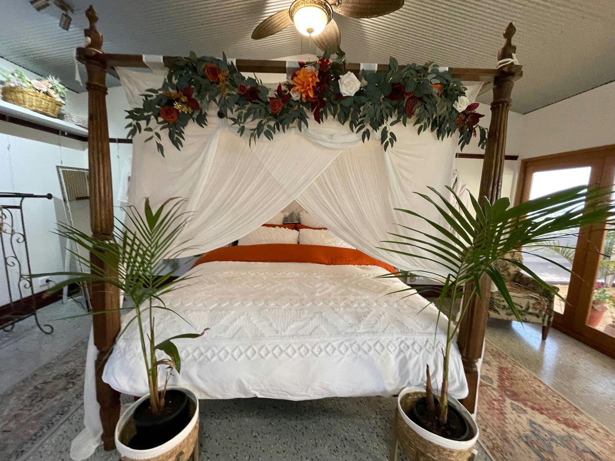 4 Poster King Bed