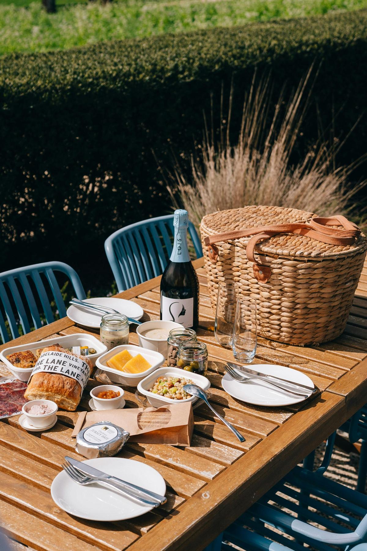 Estate Picnic