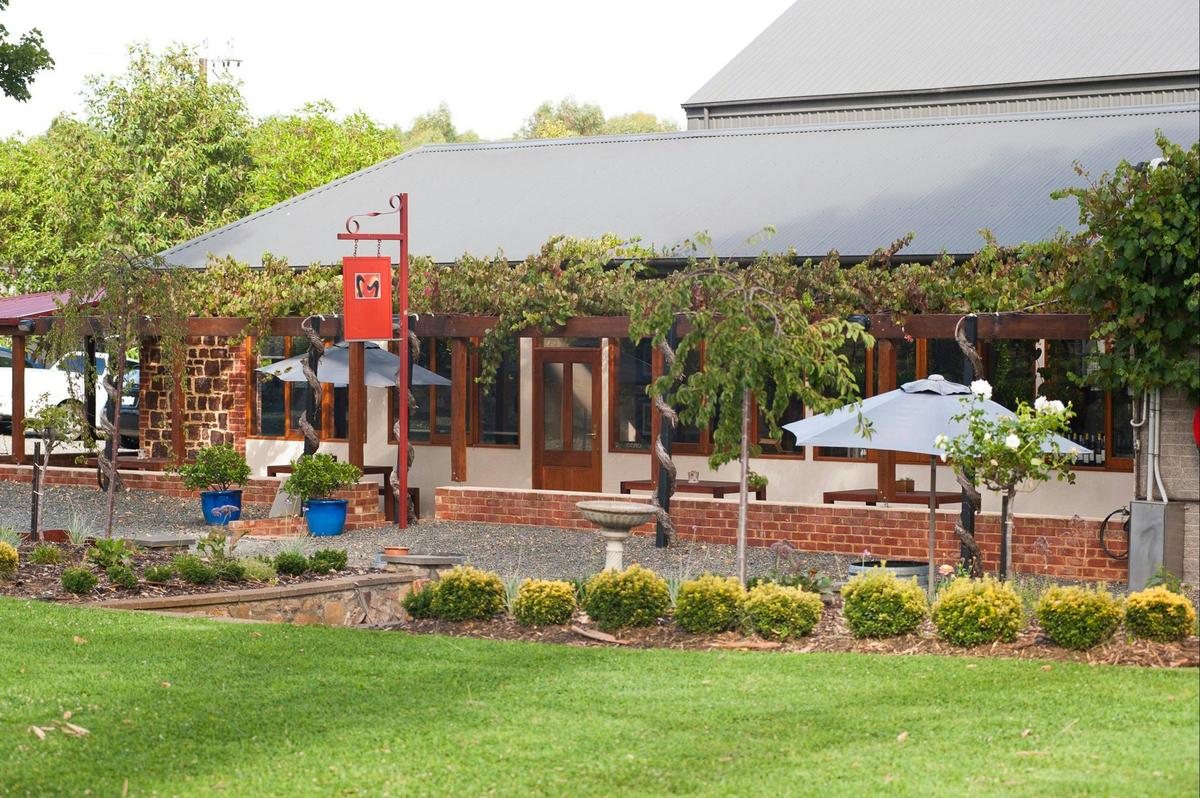 Barossa Valley Hop On Hop Off Wine Tour