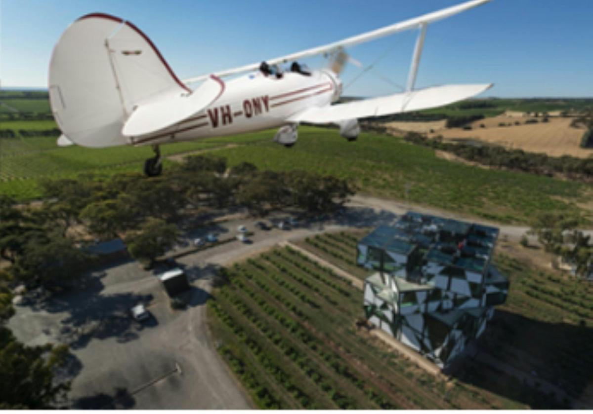 Scenic Flight, Blending Bench & d’Arry’s Verandah Degustation