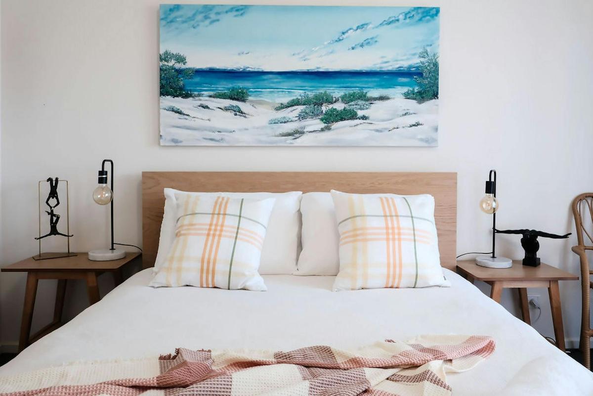 Main bedroom - queen bed