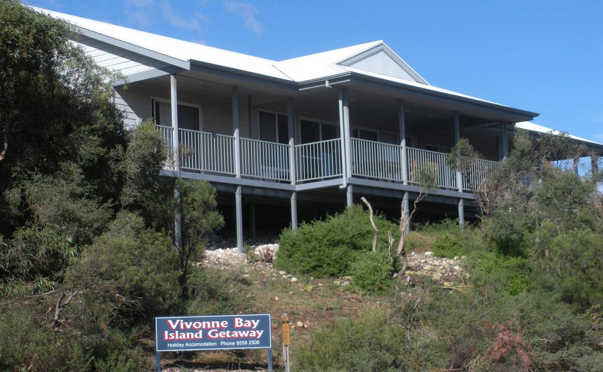 Welcome to VivonneBay Island Geataway